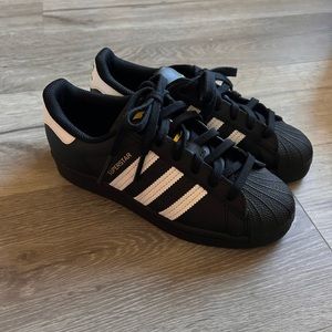 Adidas Superstar Boys 4.5 size - brand new!